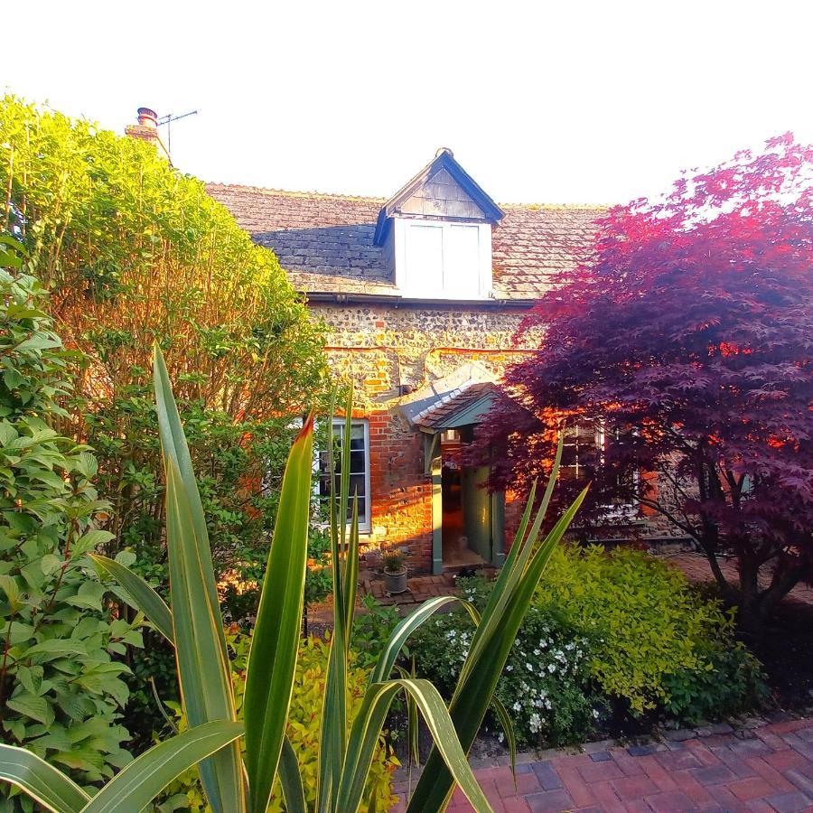 Historic, Traditional & Spacious Wiltshire Cottage Shrewton Bagian luar foto