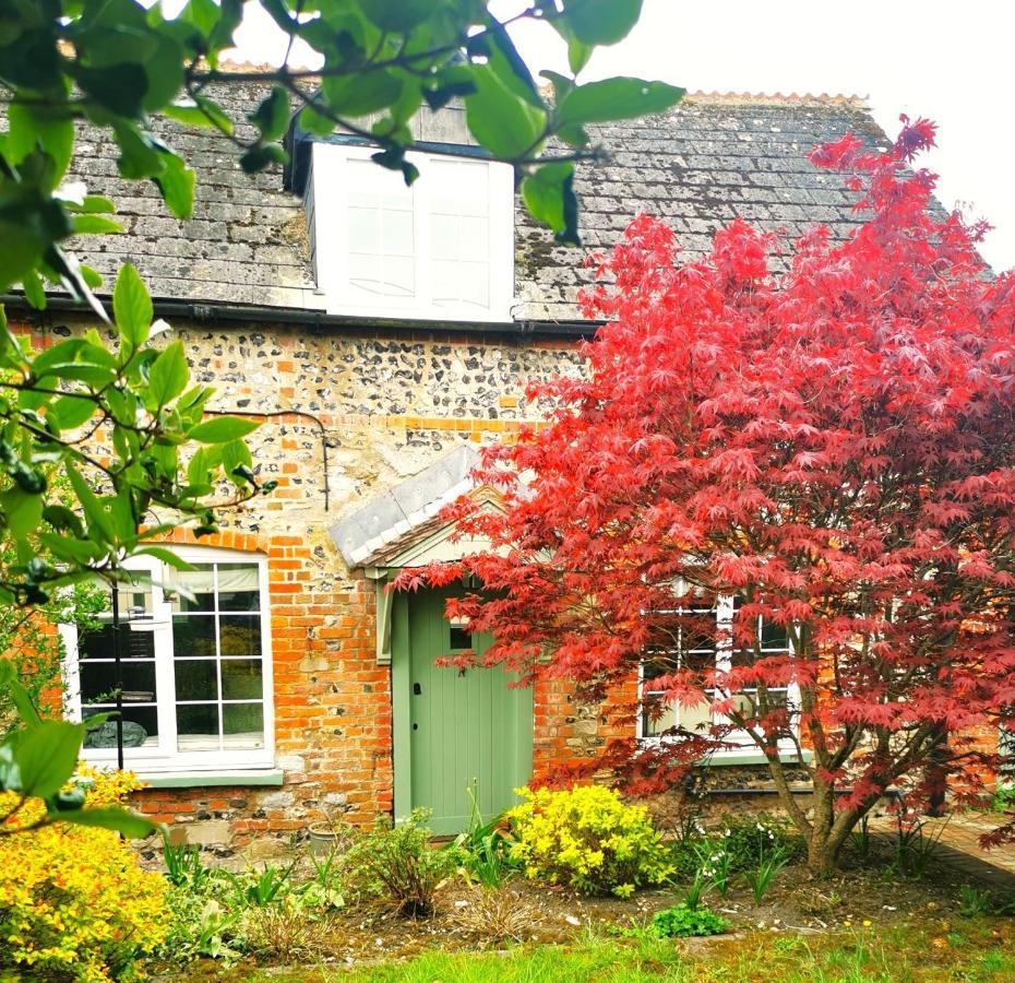 Historic, Traditional & Spacious Wiltshire Cottage Shrewton Bagian luar foto